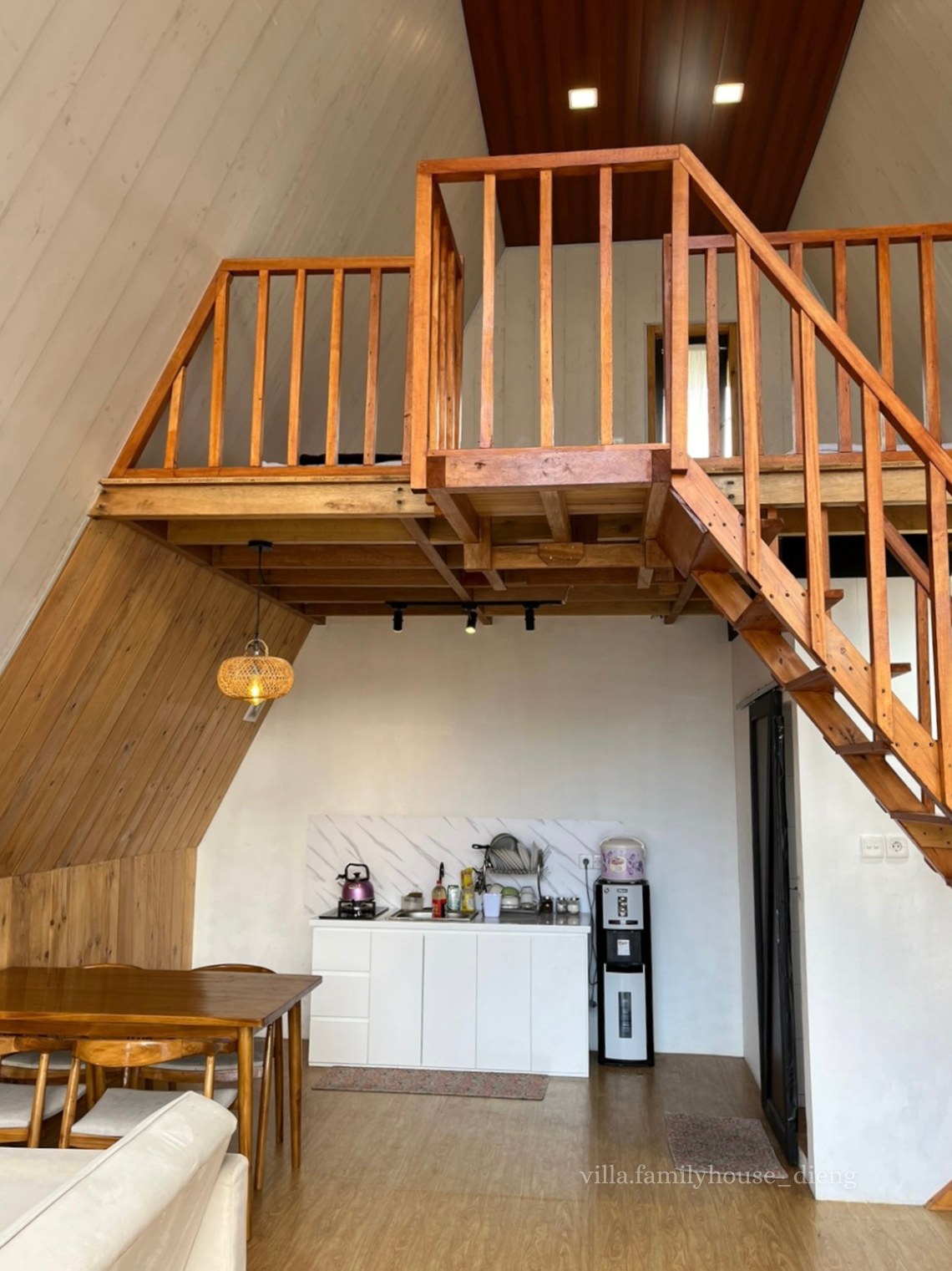 Cabin Segitiga